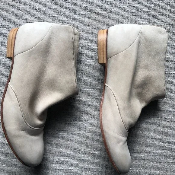 Coclico Soft Suede Beige Isla Booties - Picture 4 of 7